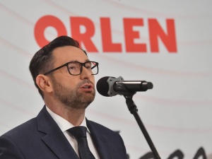 Zbigniew Kuźmiuk: Atak na Orlen dający 12 proc. dochodów budżetowych to podcinanie gałęzi, na której siedzi koalicja
