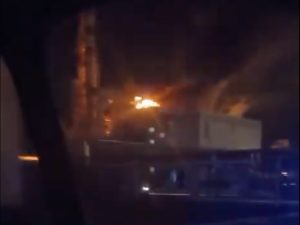 Pożar w potężnej rafinerii w Rosji [WIDEO]