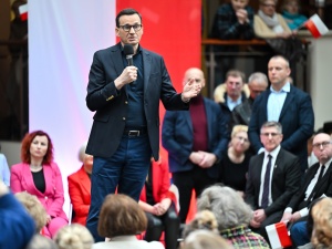 Prowokacja na spotkaniu z Morawieckim? Przypadkowy uczestnik przyszedł od razu z mediami? [VIDEO]