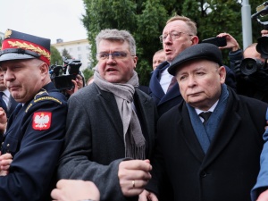 Wąsik i Kamiński niewpuszczeni do Sejmu. Kaczyński zwraca się do Hołowni 