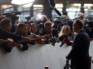 Tusk odwiedzi dziś Paryż i Berlin
