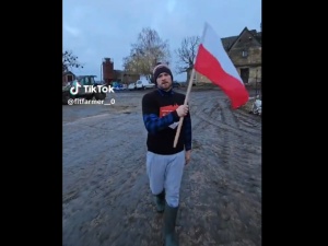 Popularny na TikToku rolnik zaprasza miastowych na protest pod siedzibę PE we Wrocławiu [WIDEO]