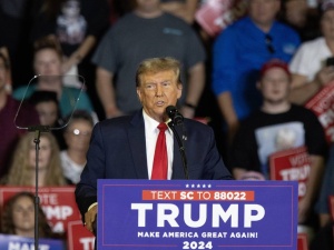 Czołowy doradca Trumpa zapowiada przekształcenie NATO: Większa ochrona dla niektórych krajów