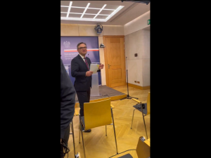 Pytania mogą zadawać tylko przychylni władzy. Wroński dał popis po konferencji prasowej 