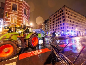Protest w Brukseli. Traktory blokują ulice