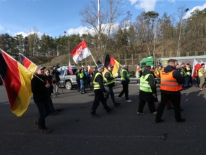 Politico przerażone skalą buntu przeciwko Zielonemu Ładowi