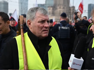 Rolnik: Panie Tusk, weź się pan za robotę i zacznij rządzić tym krajem 