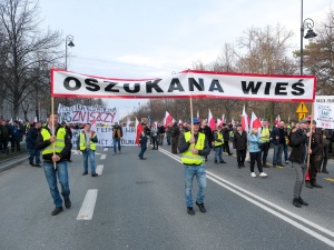 Kto odpowiada za problemy polskich rolników? Polacy nie mają wątpliwości [SONDAŻ]