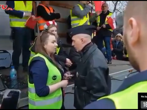 Znany prowokator wyrzucony z protestu rolników 
