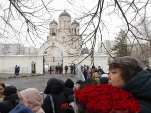 Tłum Rosjan chce pożegnać Aleksieja Nawalnego – czy dojdzie do manifestacji antyputinowskiej?
