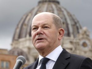 Papież przyjął Olafa Scholza. Kanclerz otrzymał znaczący prezent