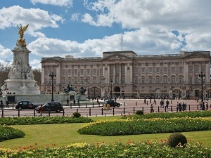 Burza w Pałacu Buckingham. Nagłe zniknięcie królowej 