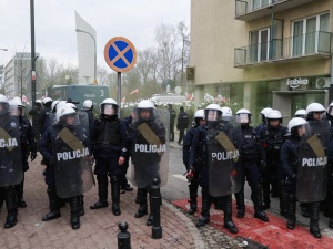 Policja użyła siły i gazu wobec protestujących rolników [WIDEO] 