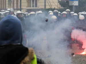 „Próba eskalowania sytuacji”. Lider Konfederacji potraktowany gazem 