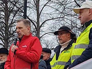 Piotr Duda odpowiada Kołodziejczakowi: My jesteśmy z rolnikami, a Pan nawet do nich nie wyszedłeś