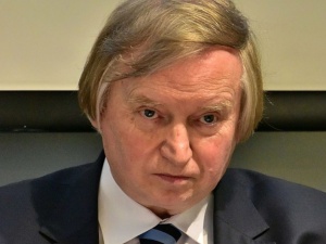 Uchwała ws. TK. Prof. Piotrowski nie przebierał w słowach