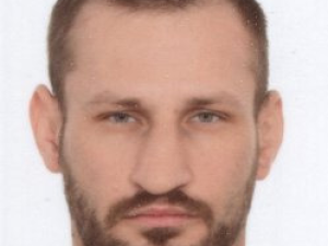 Były policjant śmiertelnie potrącił 13-latkę. Sąd wydał za nim list gończy