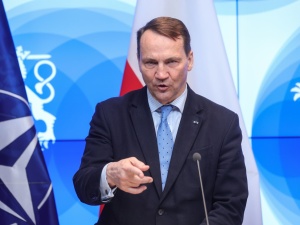 Były szef MSZ: Sikorski nie może odwołać ambasadora
