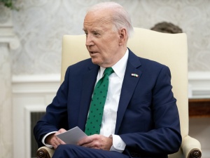 Biden: Kongres musi przeciwstawić się Putinowi - on jest zbirem