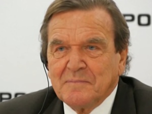 Schroeder chwali Scholza: „Podjął słuszną decyzję”