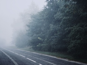Śnieg i mgły. IMGW wydał komunikat