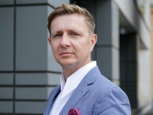 Dr Artur Bartoszewicz: Piłsudski we współczesnym państwie wyjąłby szablę i łby poleciałyby równo
