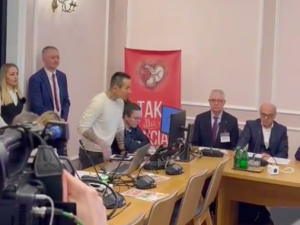 Znany poseł Koalicji Obywatelskiej przerwał konferencję ruchów pro-life w Sejmie