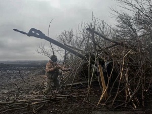 Politico: Ukrainie grozi załamanie linii frontu