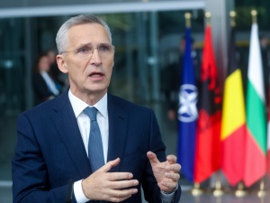 Stoltenberg: Dyskutujemy o zinstytucjonalizowaniu wsparcia dla Ukrainy