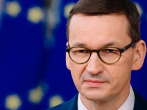 „Ktoś nie odrabiał prac domowych z matematyki”. Morawiecki pokazał liczby Hołowni