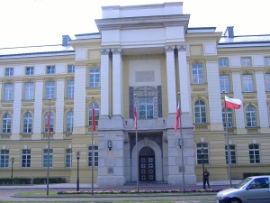 Nieznana substancja rozlana przed Kancelarią Premiera