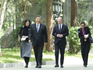 Ekspert: Chiny są bardziej zadowolone z wizyty Scholza niż USA
