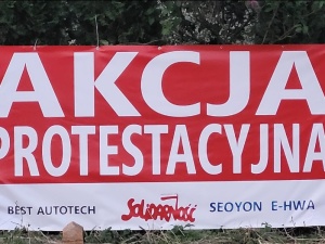 Jesteśmy traktowani jako zbędne koszty. S w Best Autotech i Seoyon E-HWA organizuje spacer w Bażanowicach