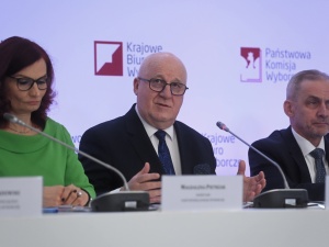 II tura wyborów samorządowych. PKW o problemach w jednej z komisji i frekwencji