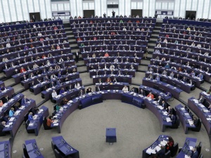 PE zatwierdził przedłużenie liberalizacji handlu z Ukrainą. Ci posłowie z Polski głosowali za