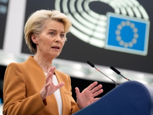 Francuski portal: Żegnaj, von der Leyen