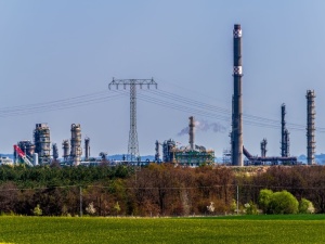 Niemiecka rafineria emitująca szkodliwe substancje przy granicy z Polską na krawędzi