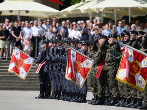 Rząd Tuska chce wysłać polskich żołnierzy na Ukrainę? Co miał na myśli Sikorski?