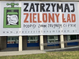 Na budynku Komisji Krajowej NSZZ „S” w Warszawie zawisł baner promujący akcję referendalną Solidarności