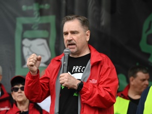 Piotr Duda: Na demonstracji zebraliśmy już 150 tys. podpisów pod referendum [RELACJA NA ŻYWO]