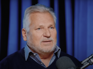 „Walczy od dłuższego czasu”. Niepokojące doniesienia ws. Aleksandra Kwaśniewskiego 