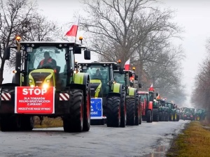 Pieniądze z UE. Polscy rolnicy poczekają nawet do końca roku