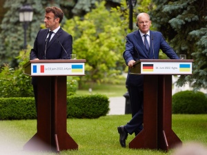 Politico: Jak kulawe kaczki. Przesuńcie się, Paryż i Berlin