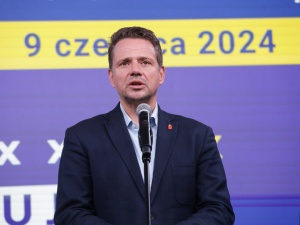 Ordo Iuris: Zarządzenie o zdejmowaniu krzyży w Warszawie napisała... fundacja. Za szokujące wynagrodzenie