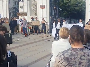 Studenci UW wyzwali Tuska od „pajaców” [WIDEO]