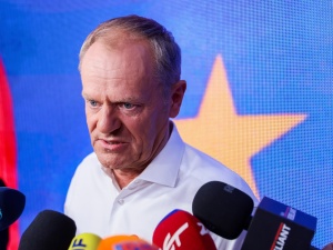 Tusk chce móc wyprowadzać wojsko na ulice
