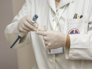 „W cieniu wielkiego zwycięstwa uśmiechniętej Polski NFZ zbankrutował”