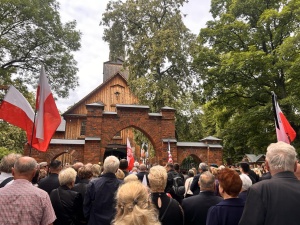 „Ten nóż ugodził całe Wojsko Polskie”. Ostatnie pożegnanie sierż. Mateusza Sitka
