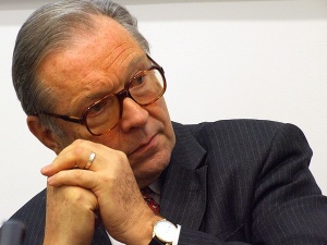 [wywiad] Krzysztof Zanussi: Wystarczy jeden święty Franciszek, żeby cały Kościół się odmienił