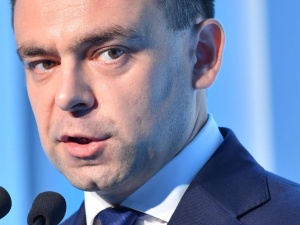 KE objęła Polskę procedurą nadmiernego deficytu. Minister finansów zrzuca winę na PiS